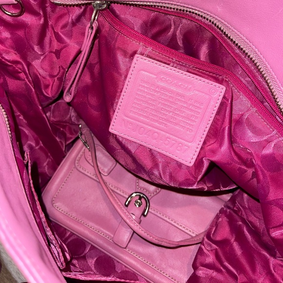 Vintage Coach Tote Bag and Matching Wristlet - Picture 6 of 7